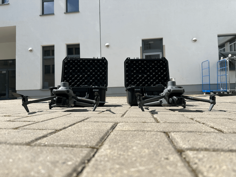 Zwei DJI Mavic 3 Enterprise Drohnen von Emch+Berger